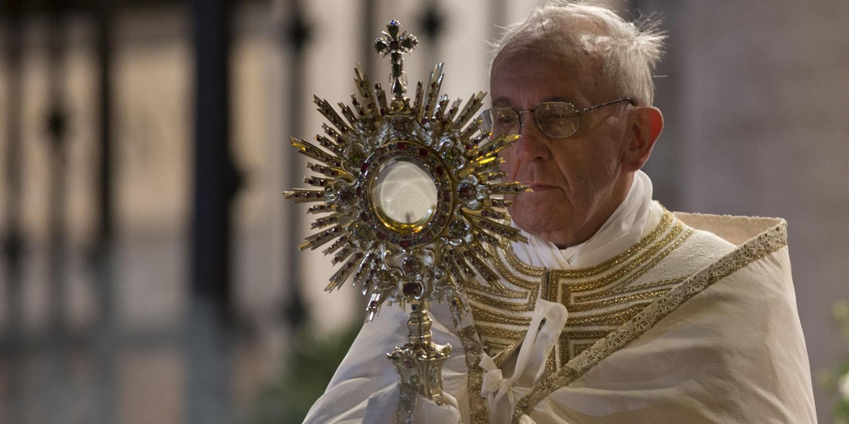 papa francesco corpus domini 3