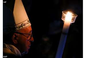 papa Francesco veglia solenne notte di Pasqua