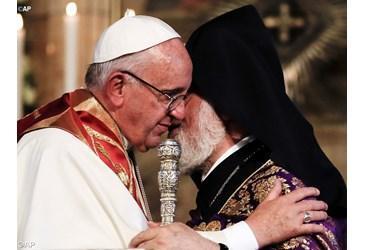 Abbraccio Francesco Armenia