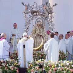 Leone XIV sull’immigrazione: «Integrare è un cammino reciproco. Una Chiesa che accoglie annuncia Cristo»