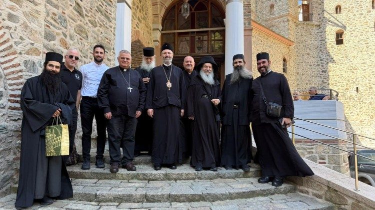 La delegazione in pellegrinaggio al Monte Athos credit Vicariato apostolico Arabia del Nord