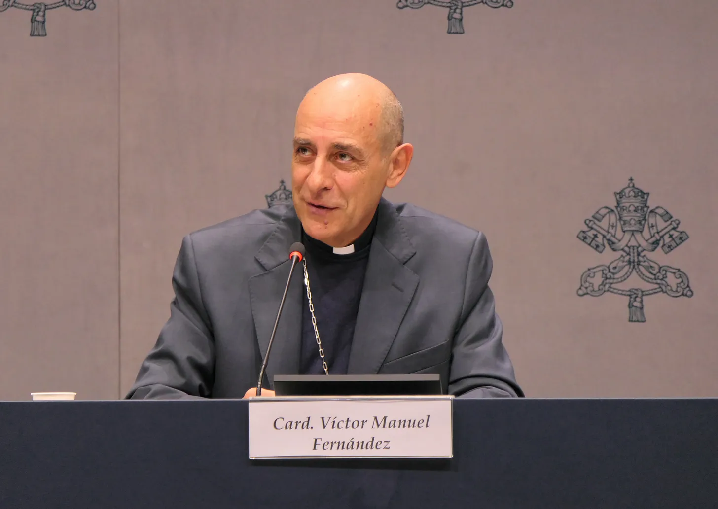 Card Victor Fernandez