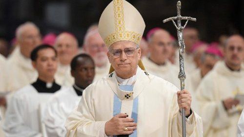 Santita della Curia sostiene Santa Sede