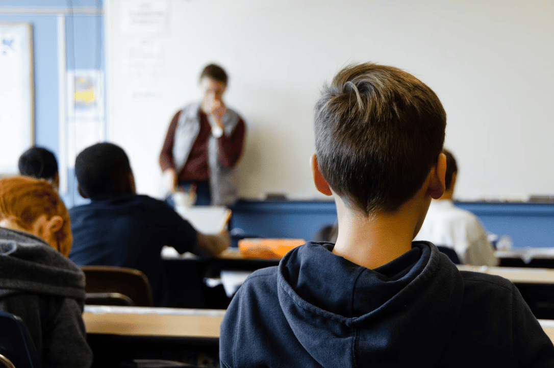 Scuola by Taylor Flowe on Unsplash
