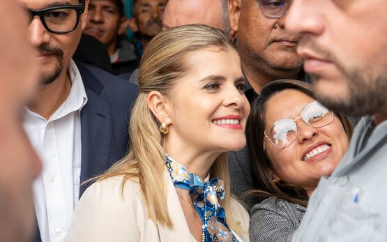 Laura Fernandez by Facebook