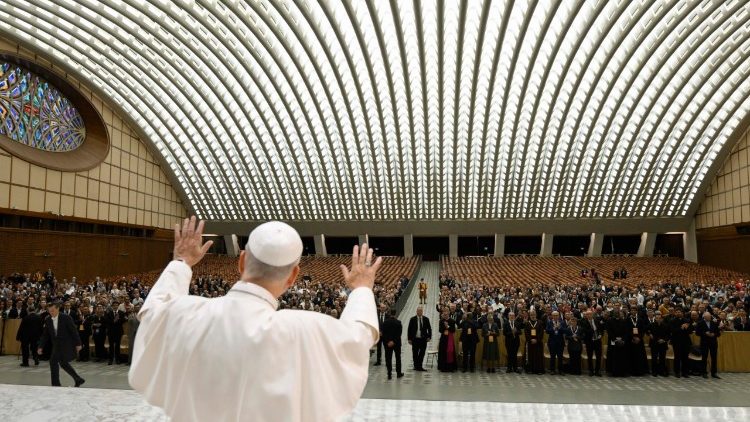 Il saluto del Papa ai partecipanti al Congresso internazionale sulla pastorale scolastica e universitaria credit VATICAN MEDIA