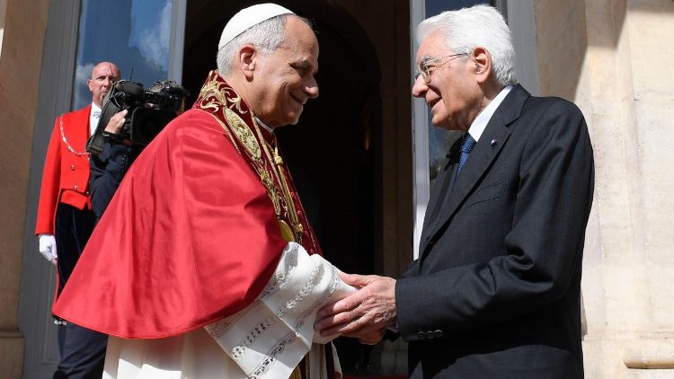 Papa Leone XIV con il presidente della Repubblica italiana Sergio Mattarell