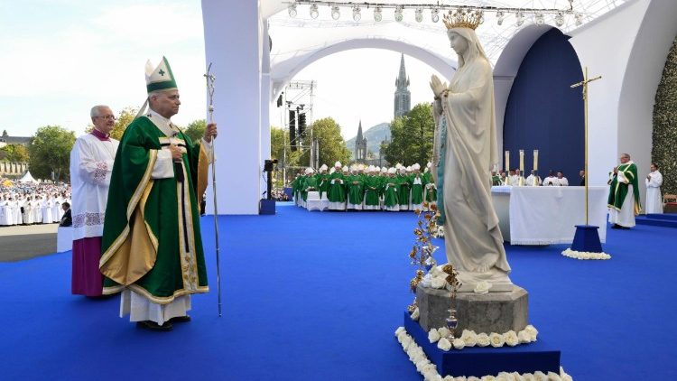 Santa Messa Lourdes Angelus