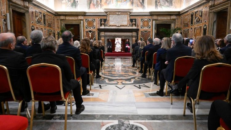 Il Papa con i prefetti della Repubblica Italiana