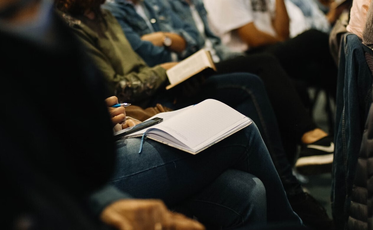 Meeting by Sincerely Media on Unsplash
