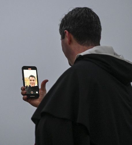 Religioso e smartphone