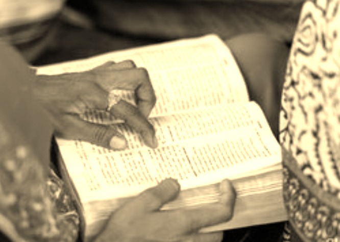 Lettura libro sacro