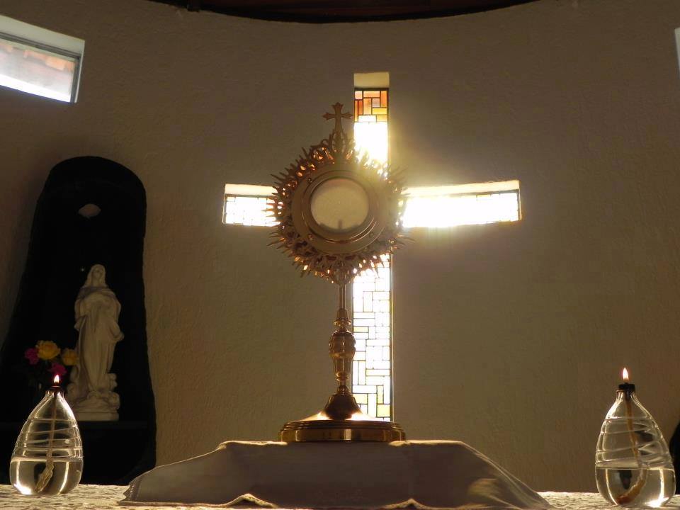 eucarestia adorazione