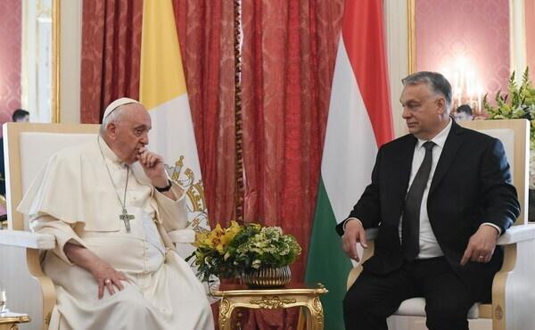 Papa Francesco a colloquio con Orbanjpg