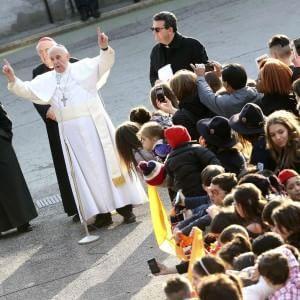 Papa Francesco a Tor Bella Monaca Reuters