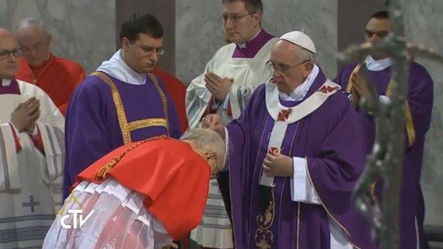 papa-francesco-ceneri