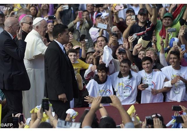 Papa Francesco folla Santa Messa