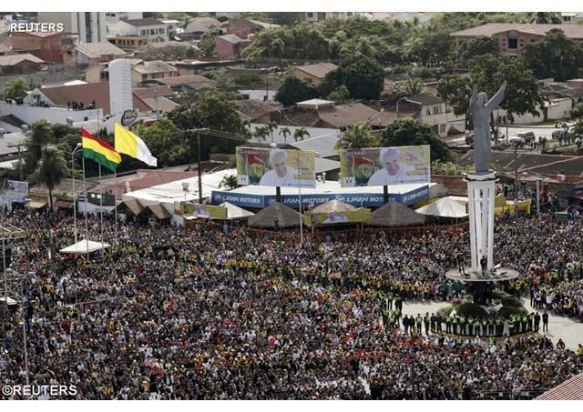 papa Francesco Santa Messa Santa Cruz
