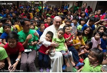 papa Francesco bimbi