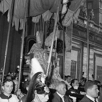 Giovanni XXIII durante la canonizzazione s. Carlo da Sezze 12 aprile 1959
