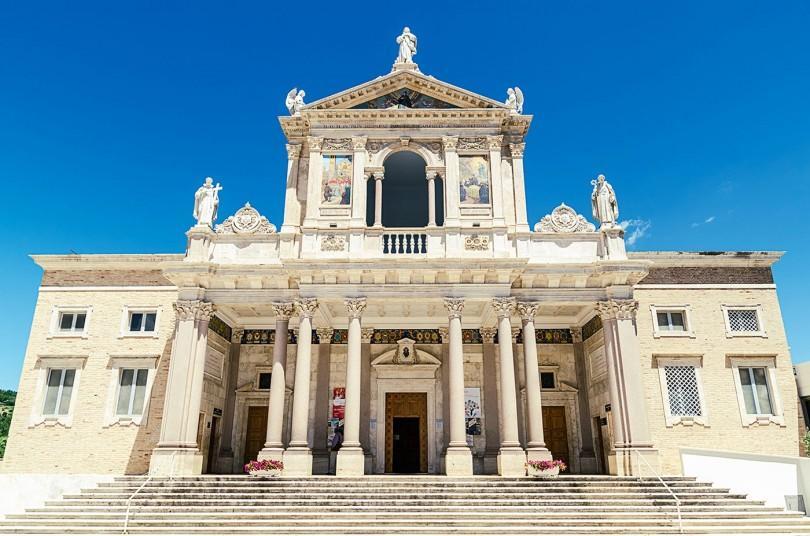 san gabriele delladdolorata santuario