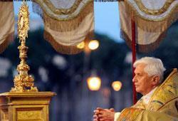 benedetto-xvi-corpus-domini-2008.jpg