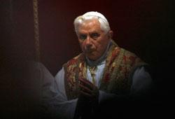 veglia-pasquale-benedetto-xvi.jpg